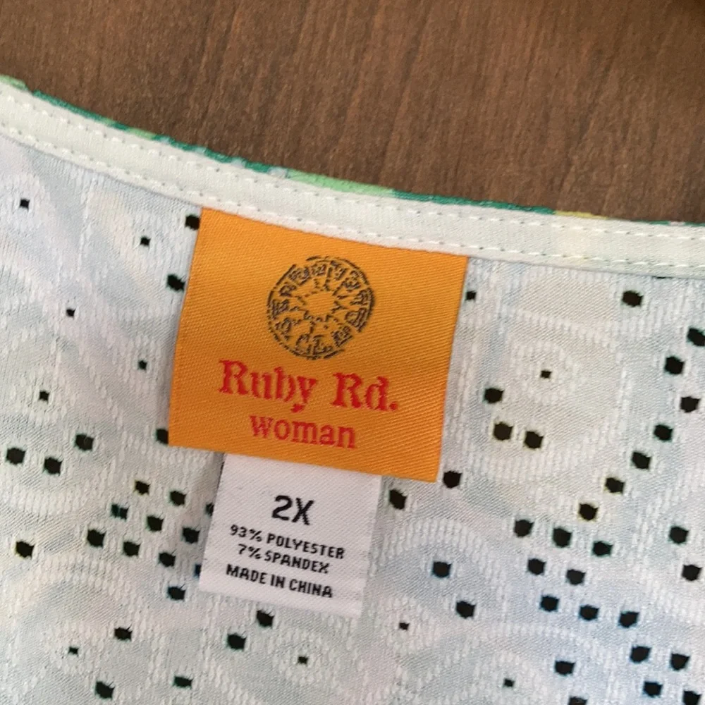 3/$45 Ruby Rd top retro abstract floral print crochet like detail boho blouse 2X - Picture 17 of 17